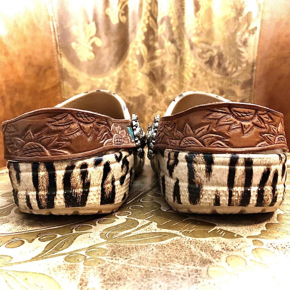 CROCS Custom Strap Cowgirl Concho Clogs Tooled Leather Leopard Print 6 - Picture 6 of 9